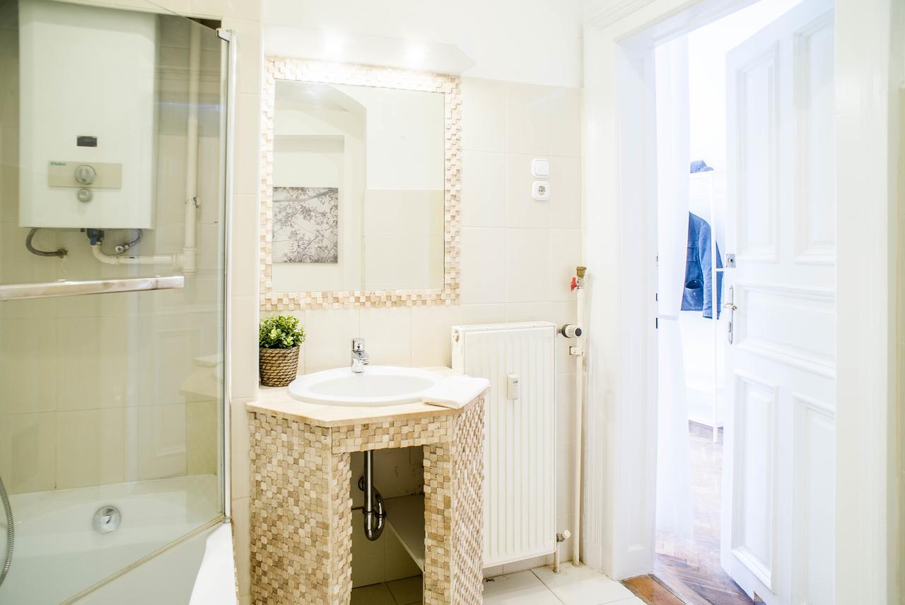 Nine Trees Apartment Budapest Ngoại thất bức ảnh