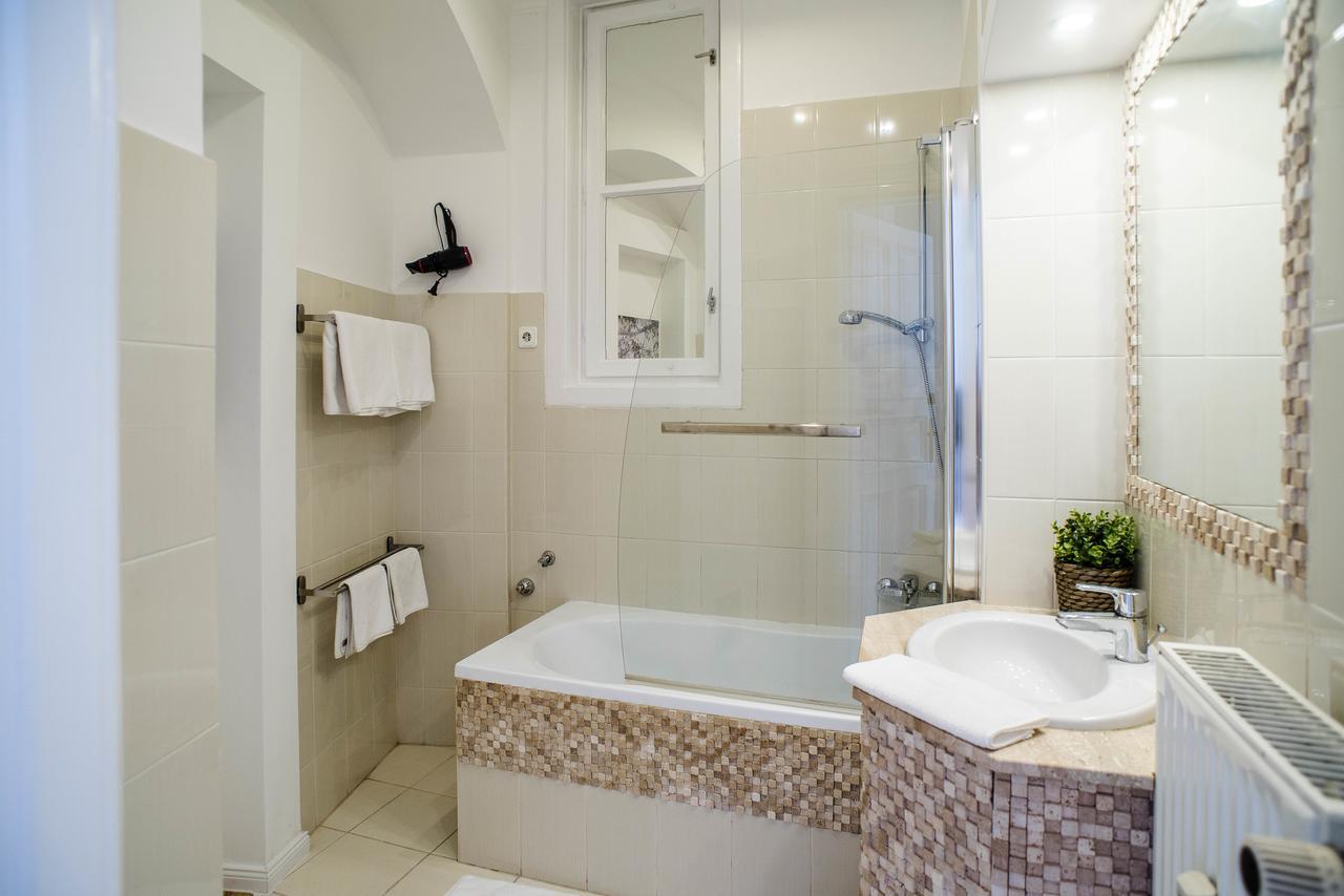Nine Trees Apartment Budapest Ngoại thất bức ảnh